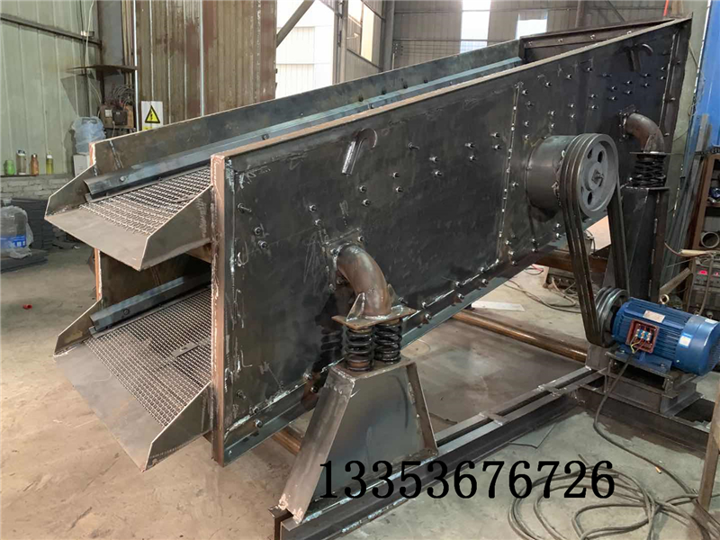 石料振動篩分機喂料不勻稱會造成哪些原因？1
